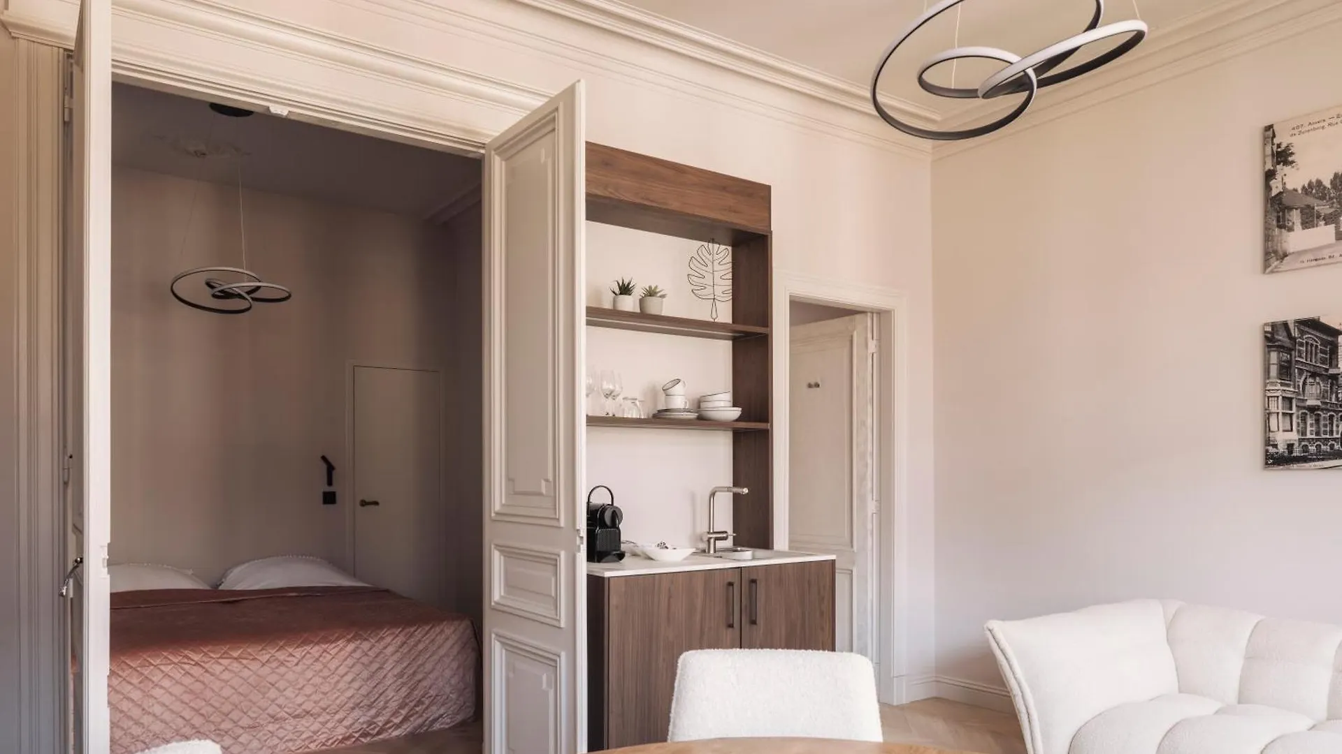 Zurenborg Suites 안트베르펜 0*,